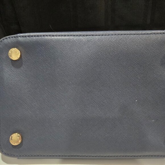 Michael Kors Greenwich LG Bag Leather Navy Bag - Bucket Bag w/Checkered Interior - Picture 6 of 9